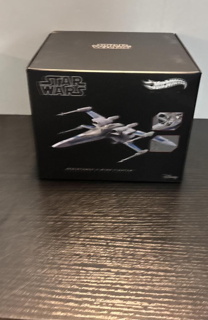 Resistance X-Wing Fighter Star Wars Hot Wheels 2017