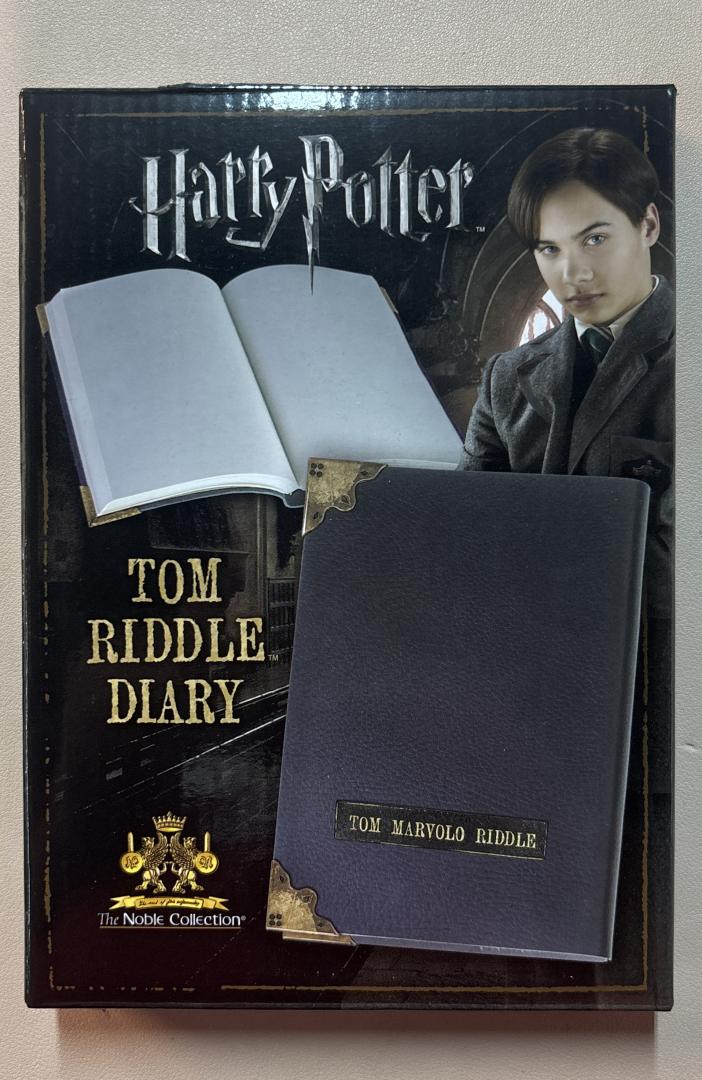 Harry Potter Tom Riddle Diary Genuine Leather Noble Collection