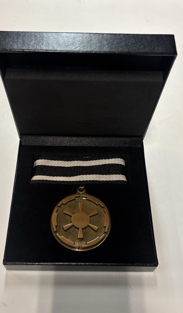 Star Wars Galaxy’s Edge Dok‑Ondar’s Imperial Medal Replica