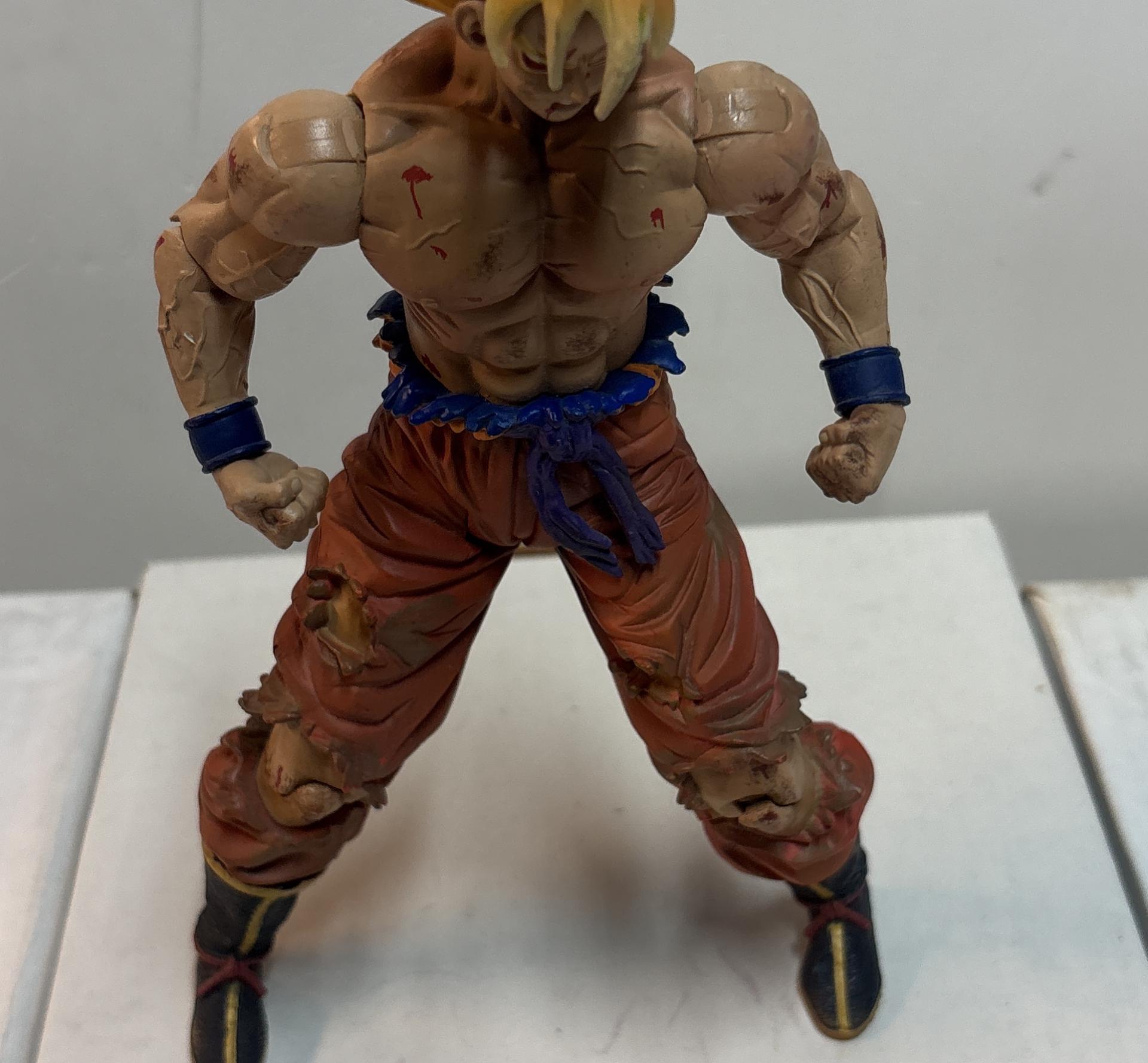 DragonBall Z Movie Collection Super Saiyan Goku Battle Damaged Specialty Edition