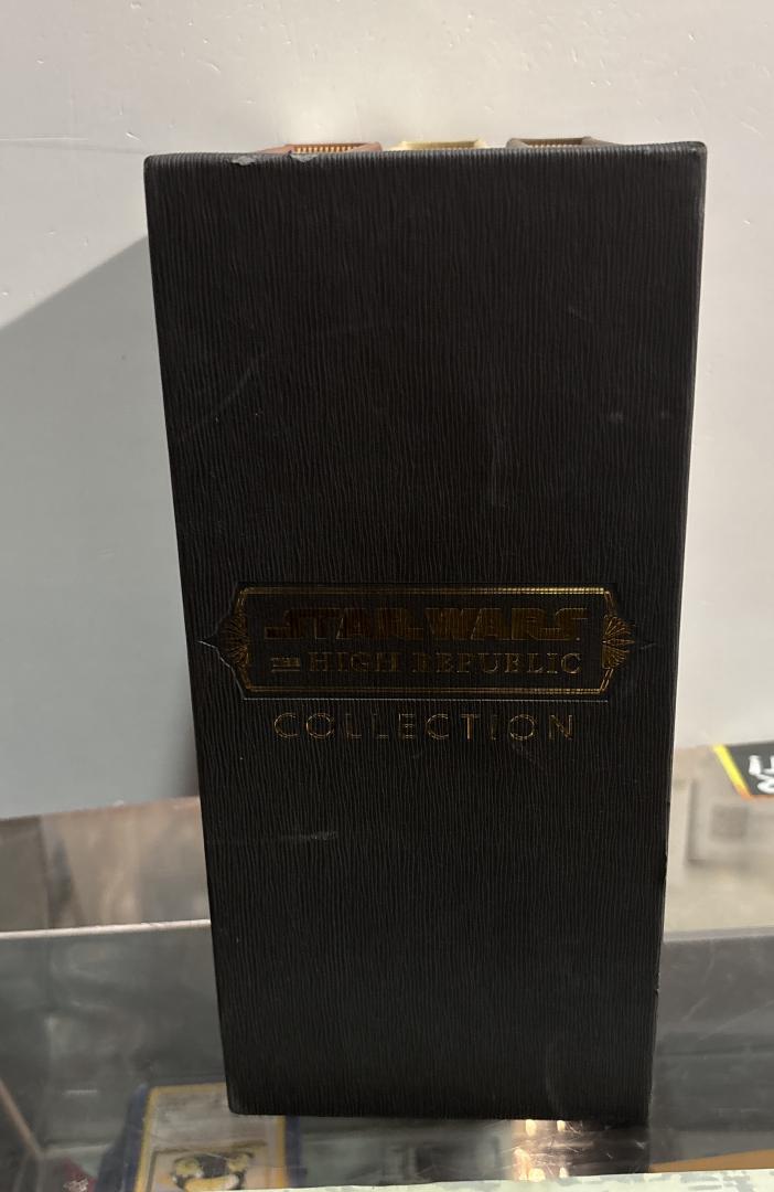STAR WARS CELEBRATION ANAHEIM 2022 DELREY HIGH REPUBLIC BOX SET BOOK -OPEN