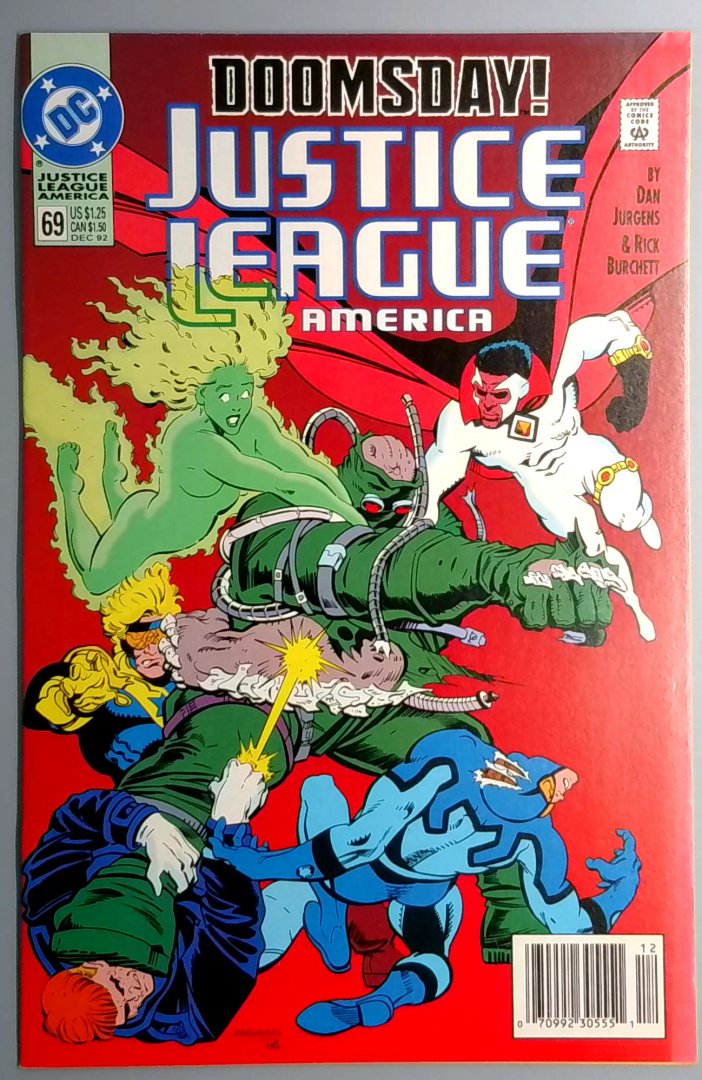 Justice League America #69 VF+ Doomsday Versus Justice League Newsstand Edition DC